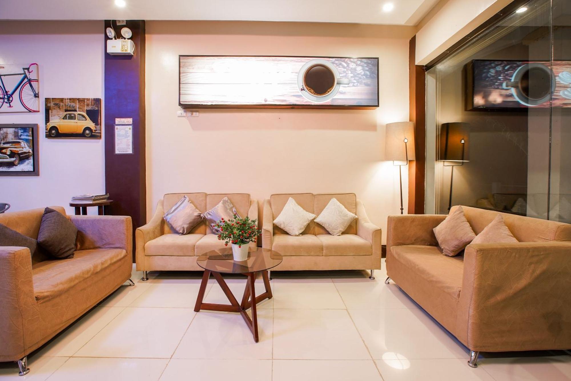 Oyo 236 Hotel Edmundo Pototan Экстерьер фото