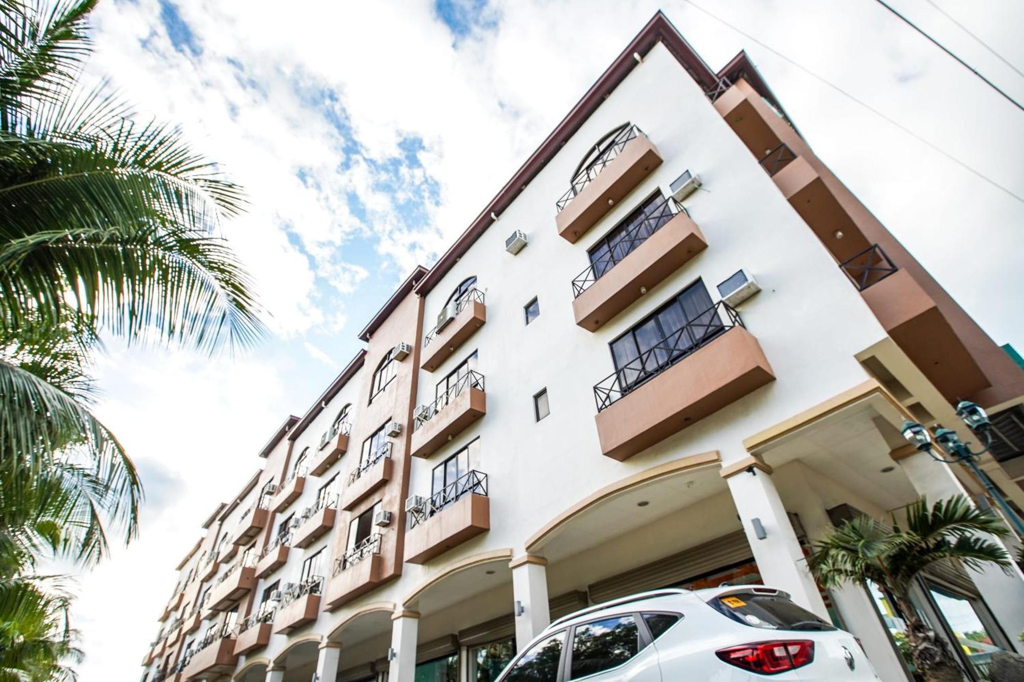 Oyo 236 Hotel Edmundo Pototan Экстерьер фото